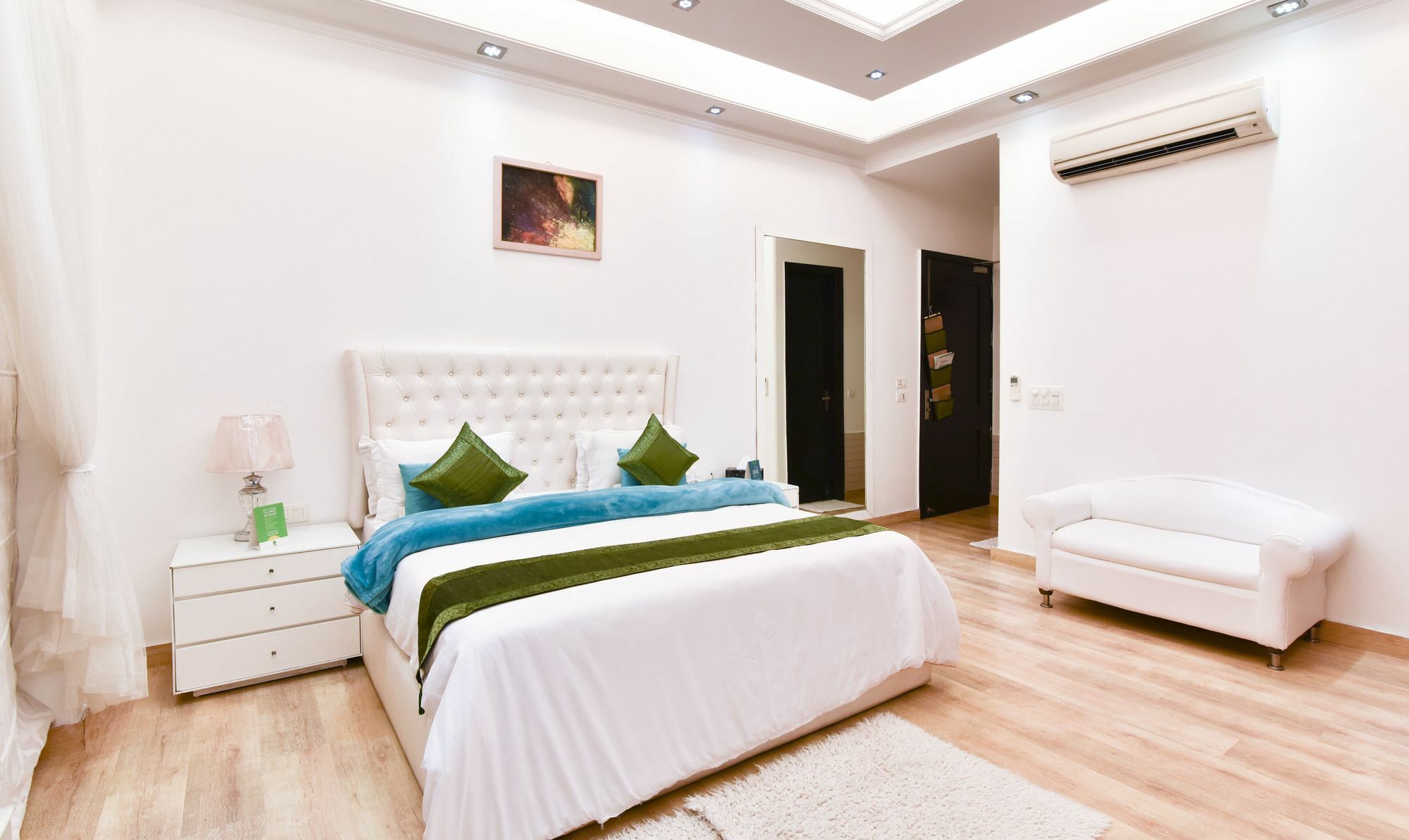 Treebo Trend The G8 Sector 39 Hotel Noida Exterior foto