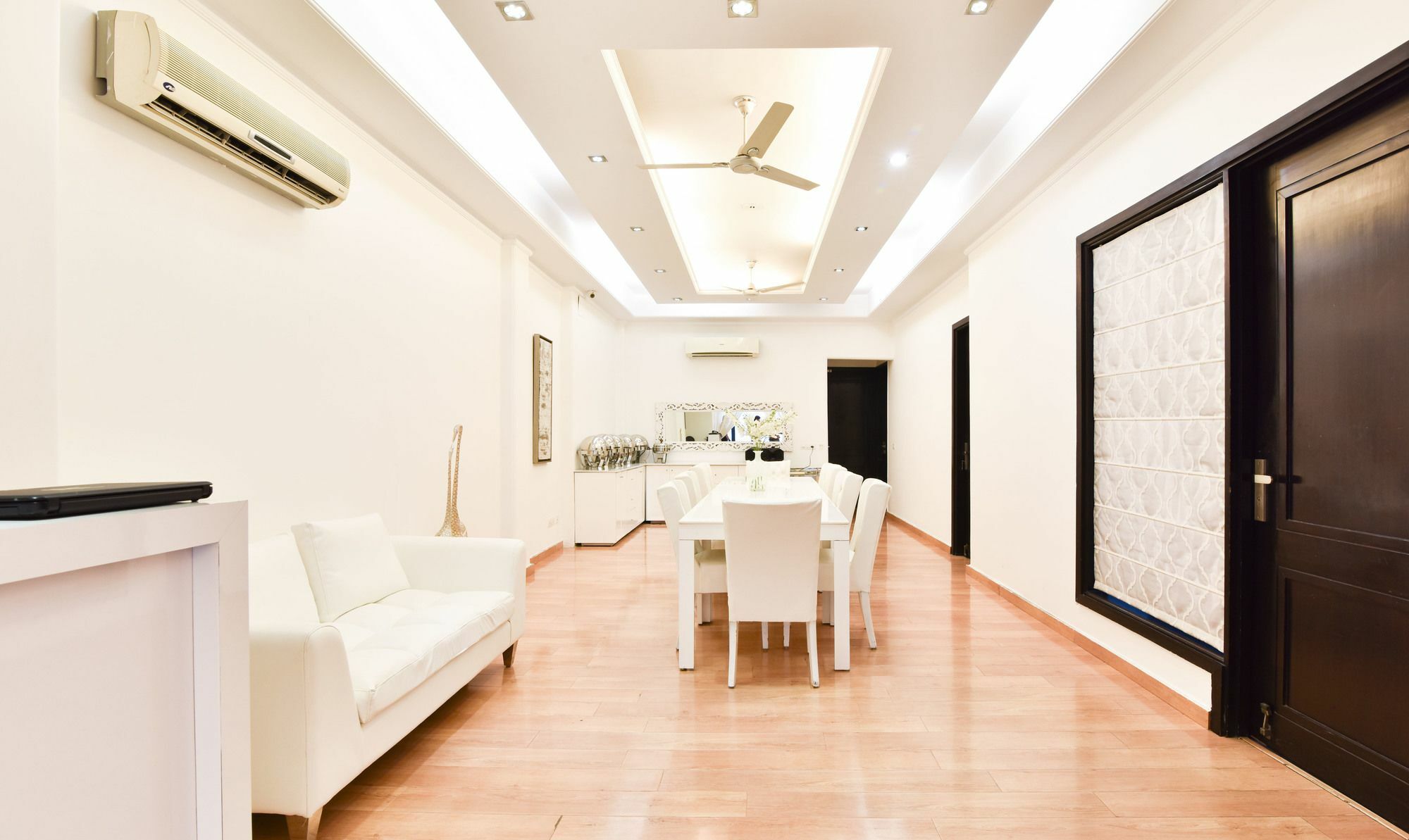 Treebo Trend The G8 Sector 39 Hotel Noida Exterior foto